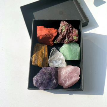 Wholesale Natural Seven Chakra Healing Crystal Stone Set with Box