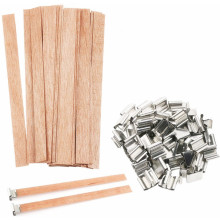 Драўняныя свечкі з жалезнай падстаўкай для свечкі