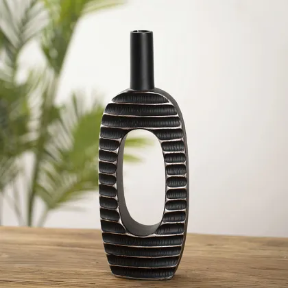 Unique Nordic Minimalist Resin Flower Vases in Black Matte: Elevate Your Home Decor