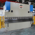 Hydraulic bending machine with torsion bar