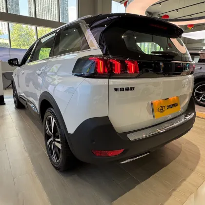Latest Peugeot 5008 Car Features
