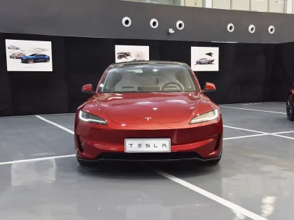 New Energy Electric Vehicle Tesla Model 3