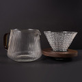 Reda V60 Kaffeemaschine gießen über Glassatz