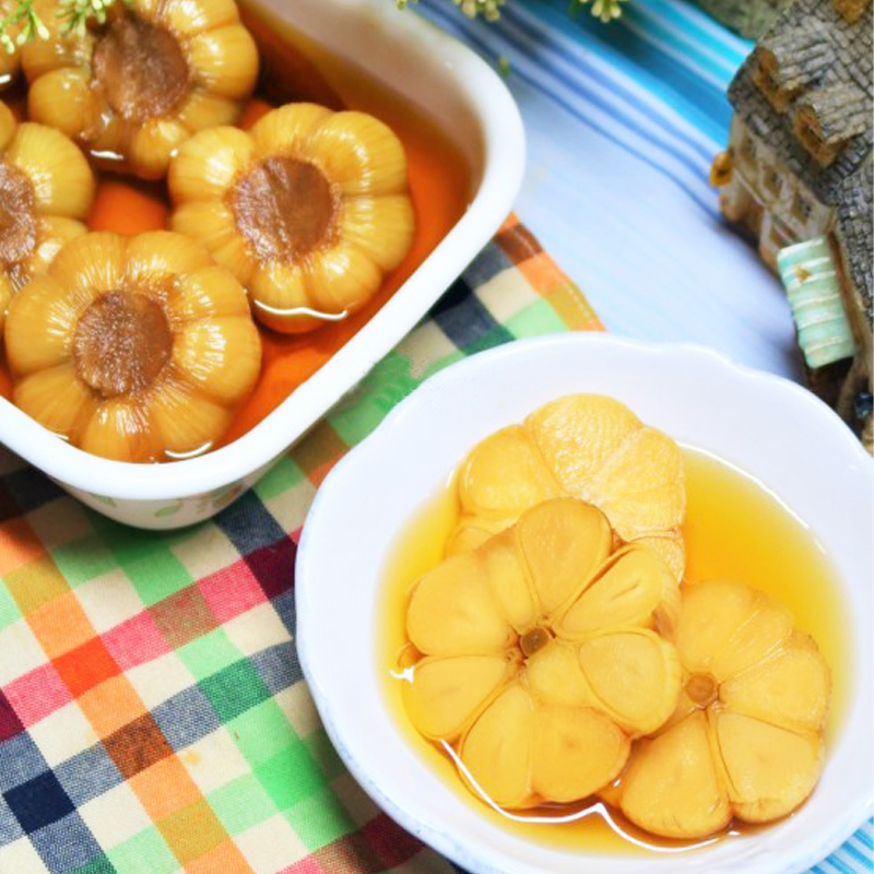 Sweet and sour pickled garlic from Yanbian