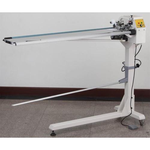 Machine de broderie de coupe et d&#39;ourlet automatique