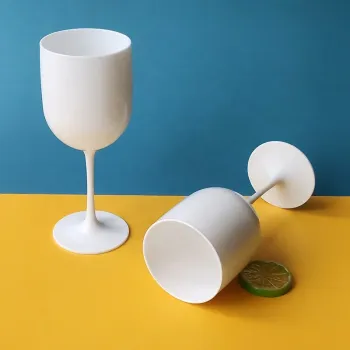 16oz White Plastic Wine Glasses: Trendy Acrylic Champagne Flutes for Outdoor Events