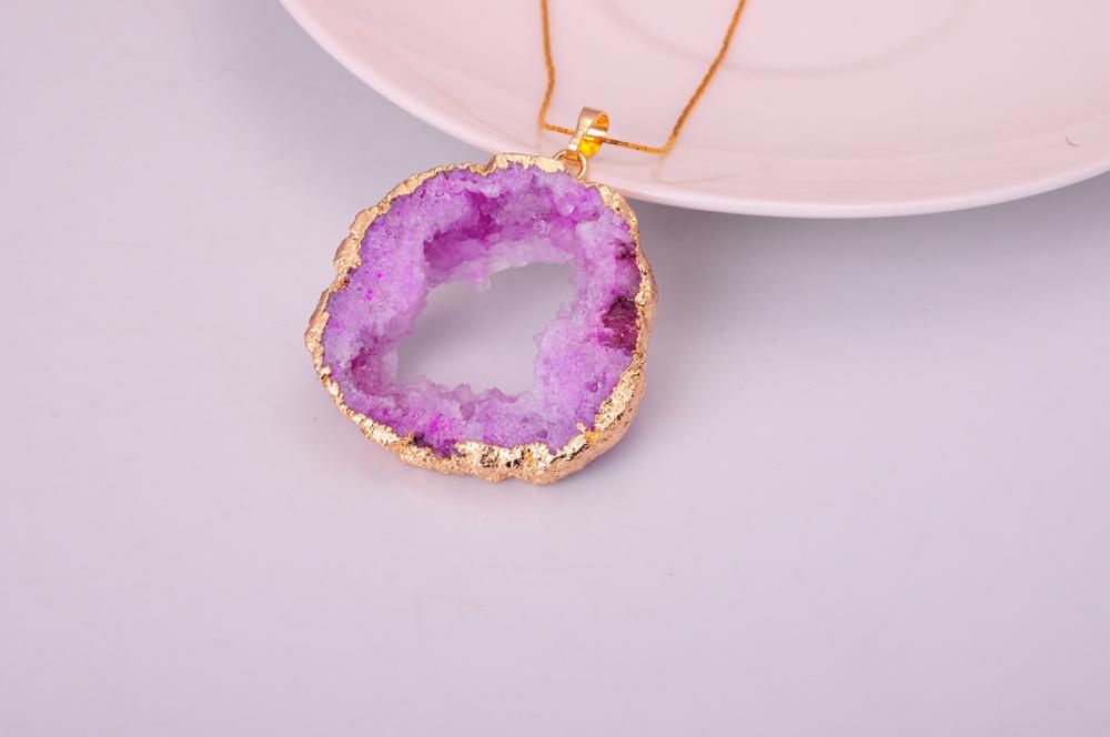 Collier avec pendentif en cristal Agate naturelle Druzy