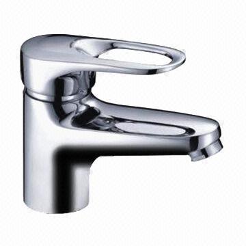 Brass faucets with zinc alloy handle