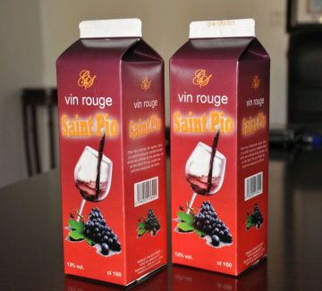 Confezionatrice in cartone per vino rosso