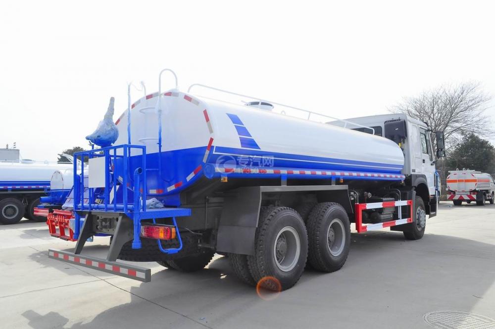 العلامة التجارية الجديدة HOWO 6X4 25000litres Road Sprinkler Truck