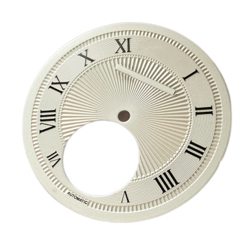 스켈레톤 시계 다이얼이있는 구일 로케 패턴