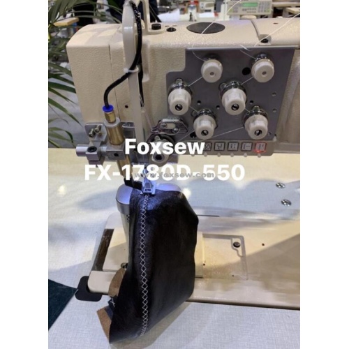 Machine de coutures ornementale informatisée