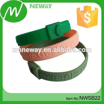 2016 Hot Sale Safety Silicone Baby Feeding Bracelet