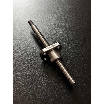 Kugelschraube mit einem 2 -mm -Blei mit einem Durchmesser von 5 mm