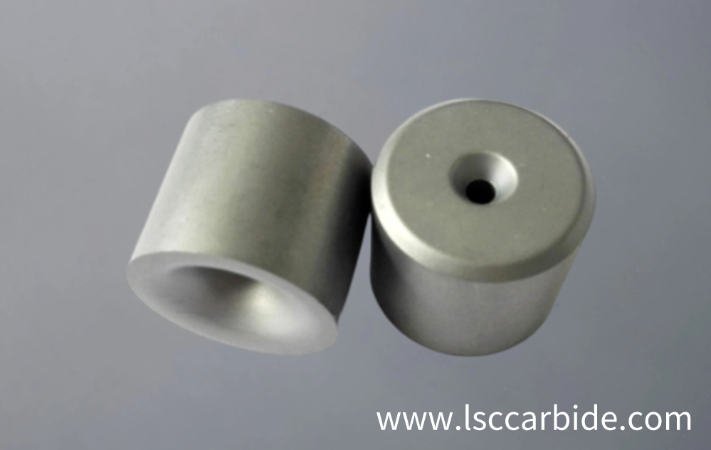 Carbide die with excellent pressure resistance