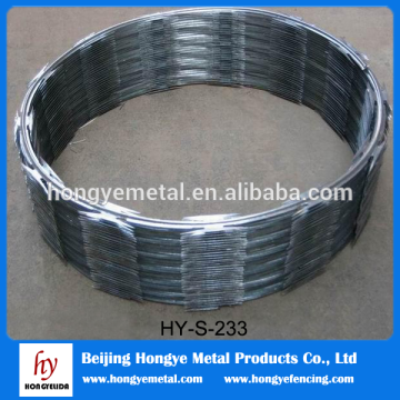 Razor blade fencing wire with clips(ISO9001:2008 professional manufacturer)