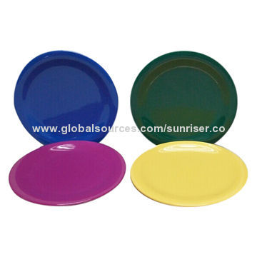 Melamine dinnerware with plastic dome cover
