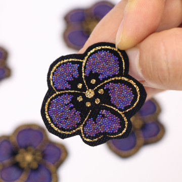 Parches de flores con cuentas coser en parche bordado