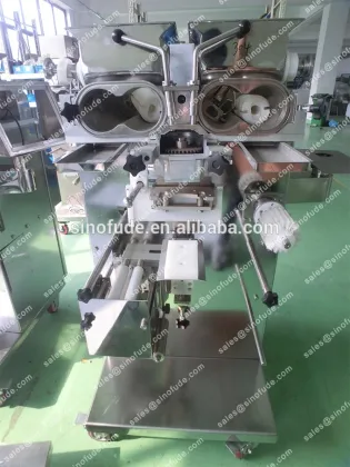 Moon cake encrusting and filling machine