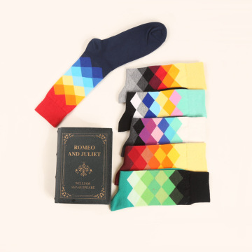 Stock Fashion Happy Colorful Mens Socks Wholesale