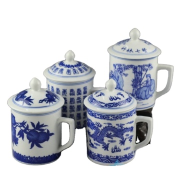 Tazza di tè in porcellana blu e bianca in ceramica