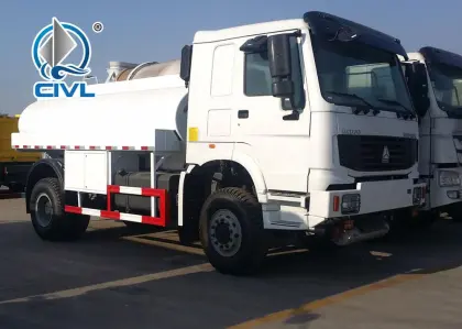 Howo 4x4 Off Road Fuel Tank Truck 6000L
