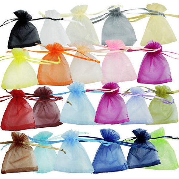 La boda de tamaño personalizado favorece los bolsos de organza