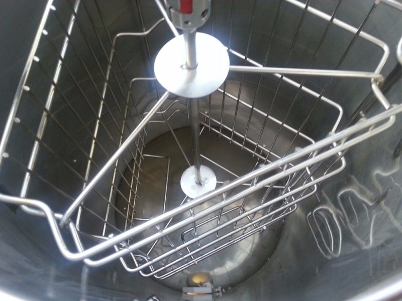 Professional 3 Frame SS Honey Extractor or Beekeeper Supply or Beehive Processing