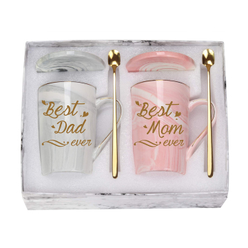 14 Unze rosa und graue Mama und Papa Kaffeetassen mit Löffel und Tassematte - am besten für Sublimation