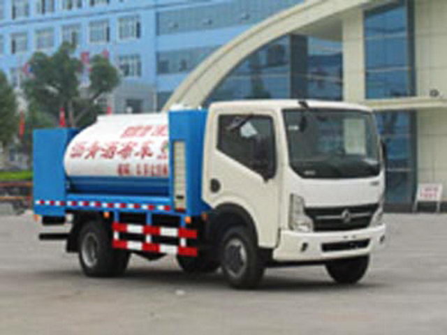 DONGFENG 2-8㎡ شاحنة توزيع الأسفلت للبيع