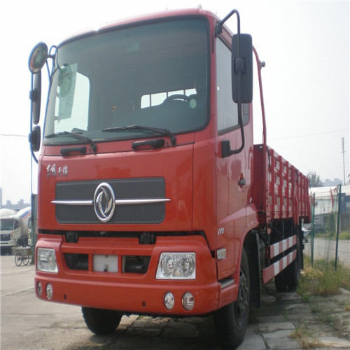 Truk Heavy Duty dengan 30 ton