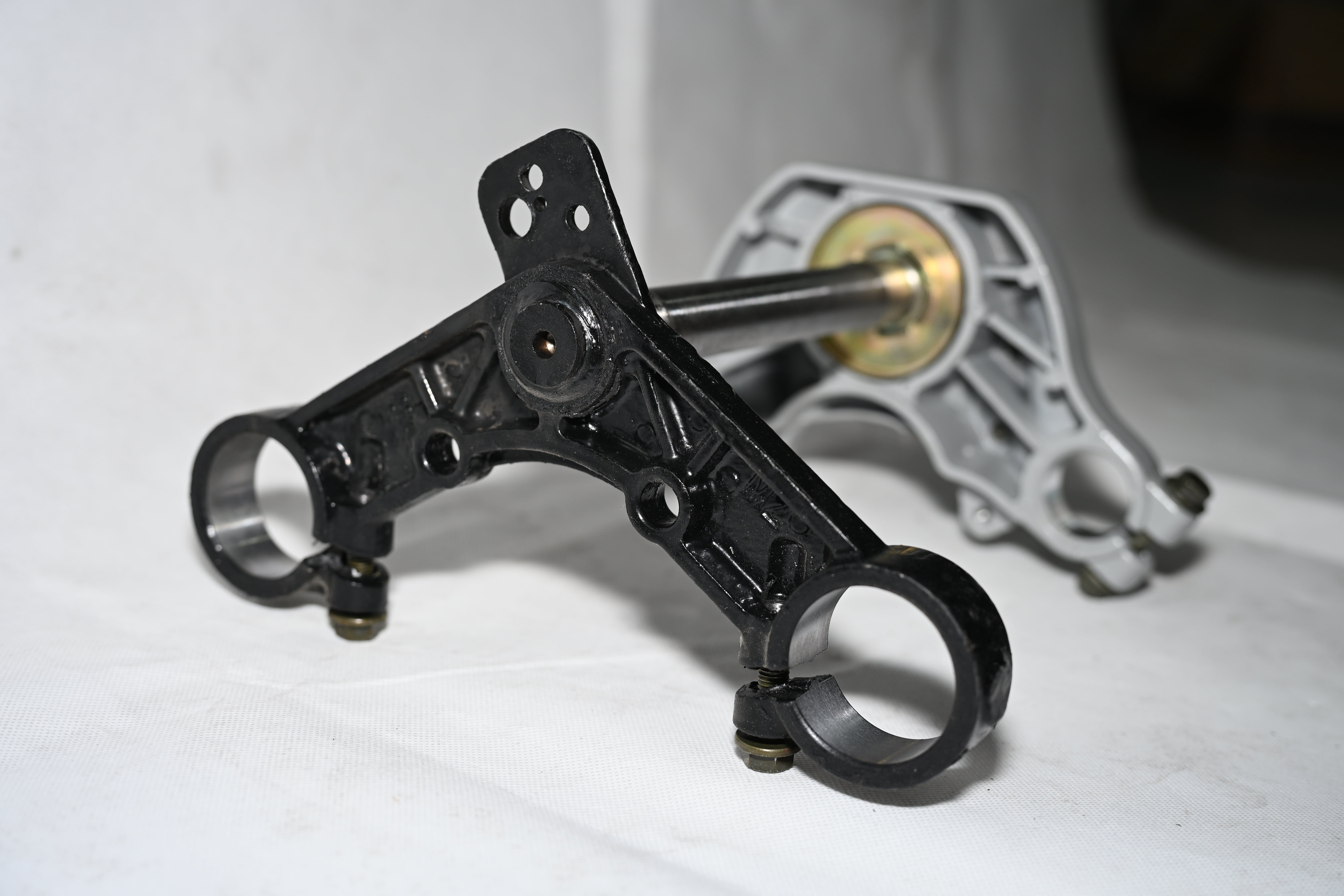 Tricycle front fork clamp
