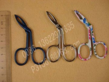 scissors tweezers