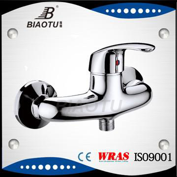 2014 New Design wall mounted brass one handle bathroom faucet