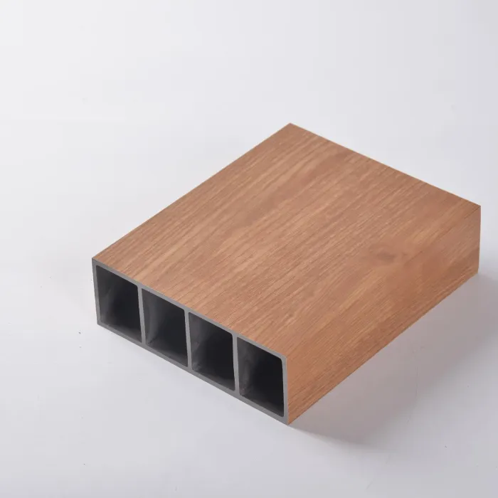 Weatherproof WPC Timber Tube การตกแต่งวัสดุก่อสร้างที่ทันสมัย