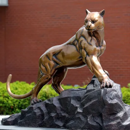Plaza decoration cast bronze animal panther sculpture