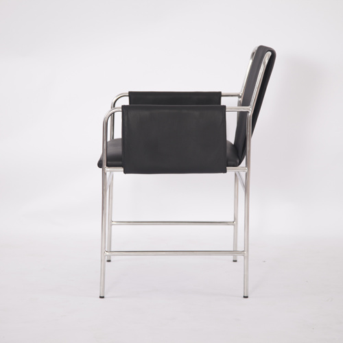 Silla moderna sobre de cuero genuino negro