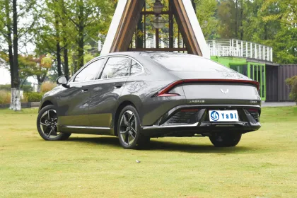 2024 Wuling Starlight Plug-in Hybrid 1.5L Electric Sedan - China Car