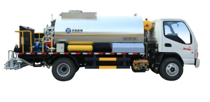 Synchronous Asphalt Gravel Chip Sealer Truck - 2.6m³ Road Asphalt Spreader Machinery
