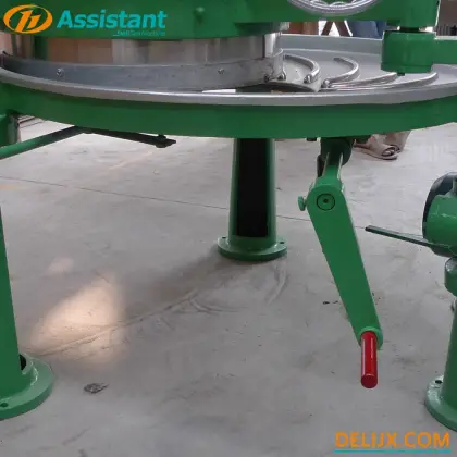 Traditional Tea Processing Machinery: Tea Rolling Machine for Green Tea - Price and Rolling Table" 

However, if you prefer a more concise title for SEO purposes, consider:

"Tea Rolling Machine for Green Tea - Traditional Processing Machinery & Price