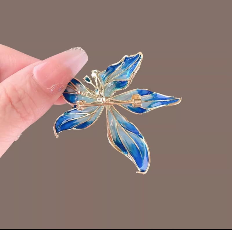 Iris Metal Brooch