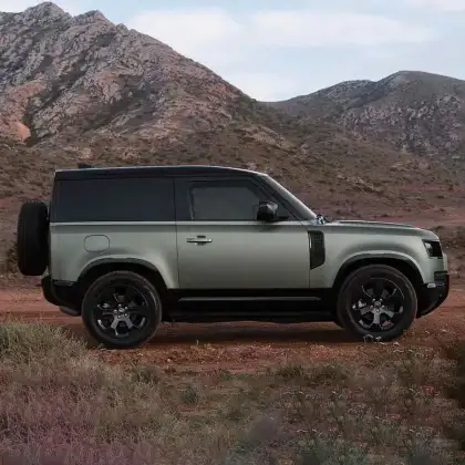 2025 Land Rover Defender 90 S