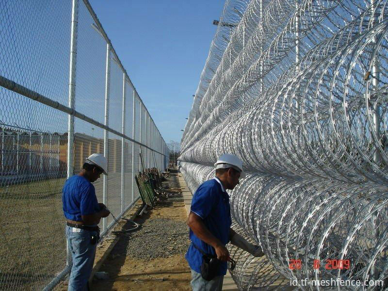 razor barbed wire