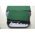 Tapete para golpear golf con bandeja para pelotas