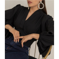 Kvinnors V Neck Satin Sleeve Top