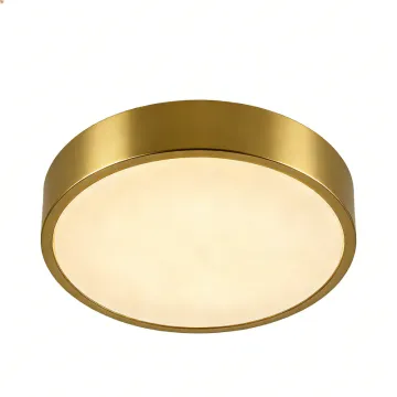 Ceiling lamp with uniform light spread