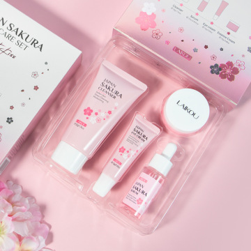 Bettermiss Cherry Blossom Kit da viaggio sakura giapponese - set di cura della pelle a 4 pezzi