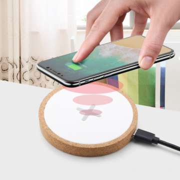 15W hızlı şarj ve kablosuz alarm ile çok kullanımlı LED saat