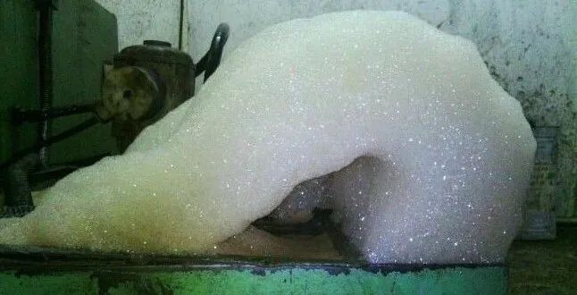 cutting fluid foam