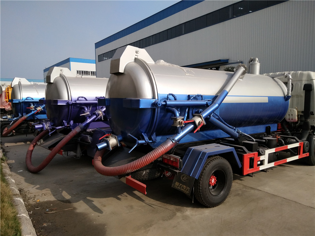 vacuum suction truck 4